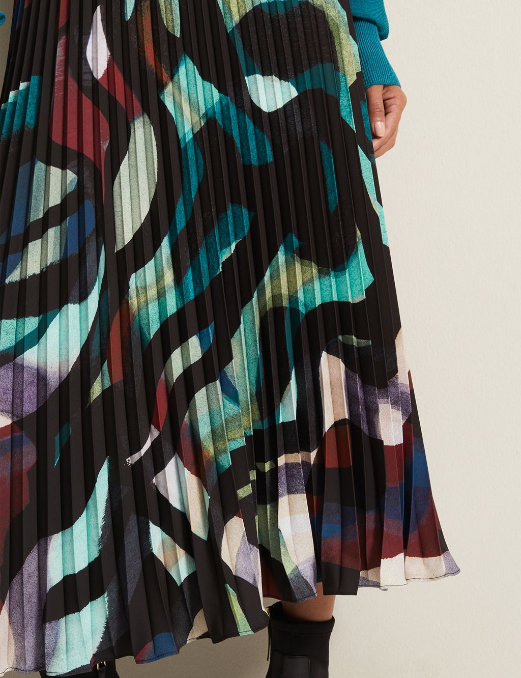 Printed Pleated Midaxi Skirt image 5