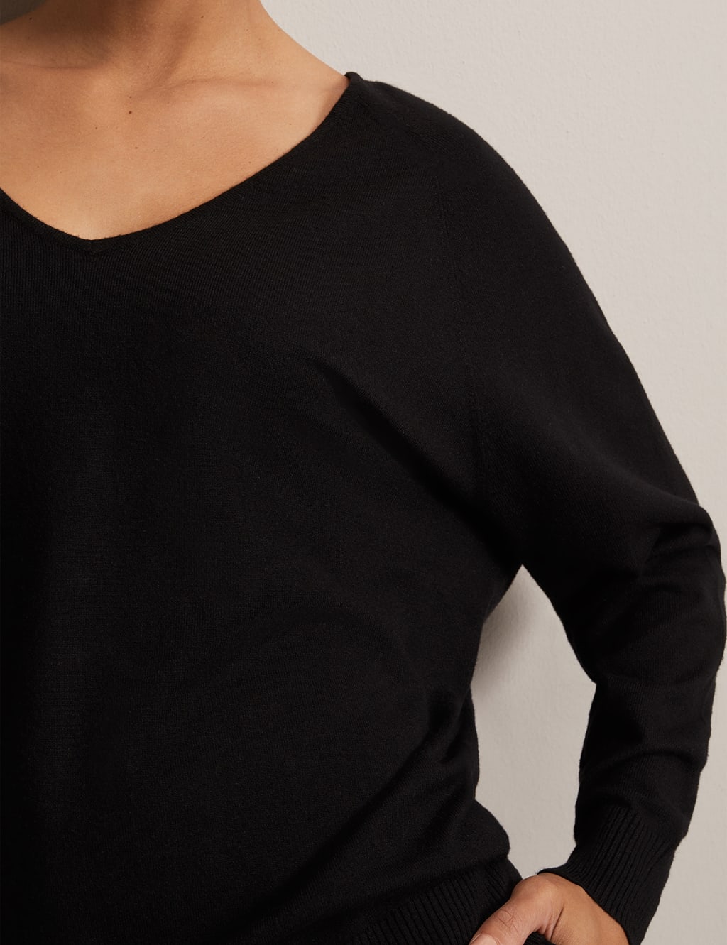 V-Neck Relaxed Jumper image 6