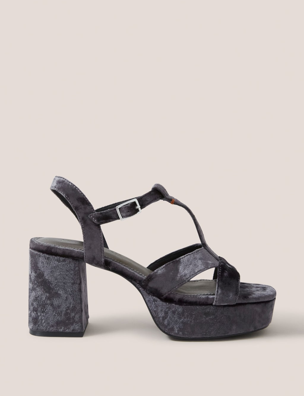 Women s White Stuff Sandals M S
