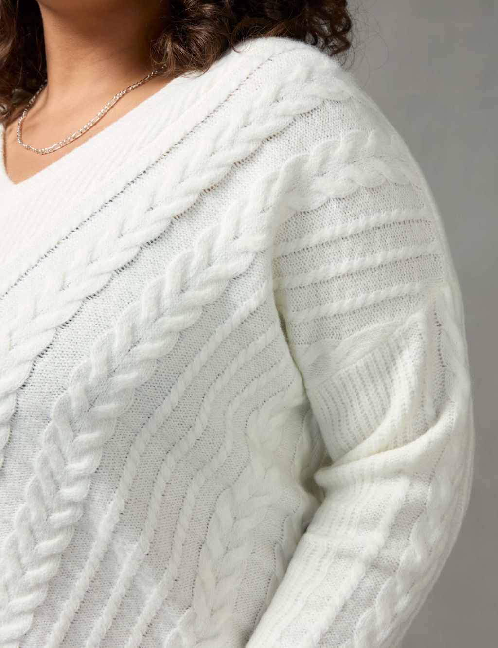 Cable Knit V-Neck Relaxed Jumper image 6