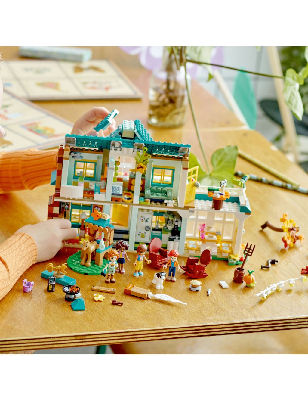 LEGO Friends Autumn's House Dolls House Set (7+ Yrs) image 6