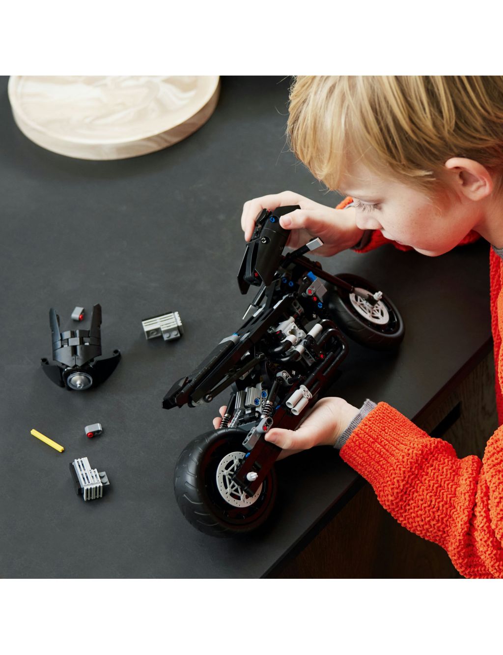 LEGO Technic THE BATMAN – BATCYCLE Bike Set (9+ Yrs) image 6