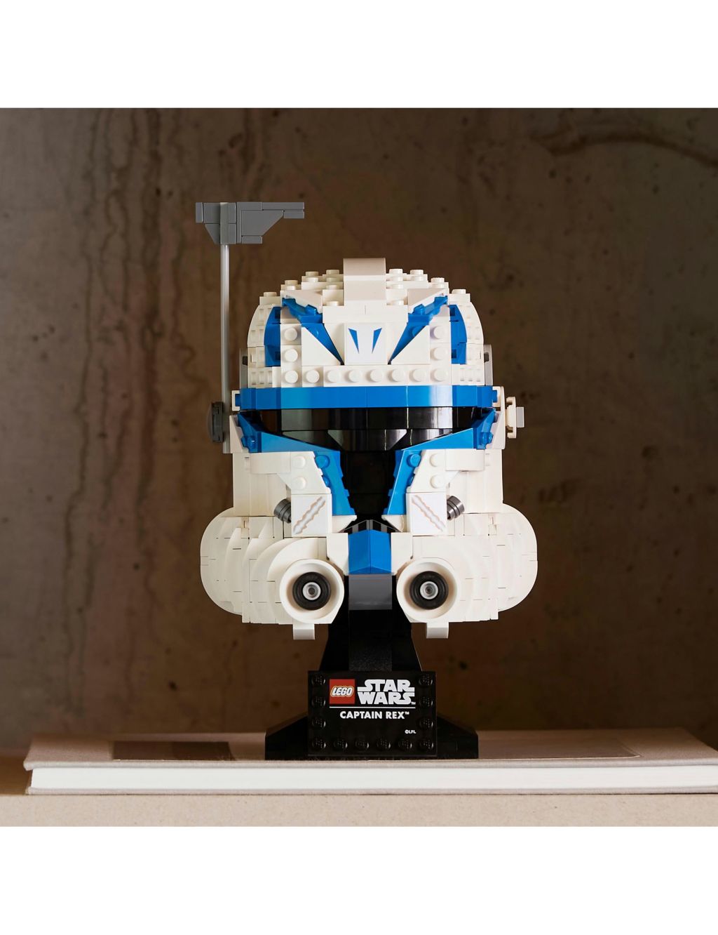 LEGO Star Wars Captain Rex Helmet Set for Adults (18 Yrs) image 4