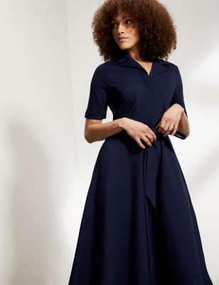 

JAEGER Womens Tailliertes Kurzarm-Midikleid mit Bindedetail vorn - Navy, Navy
