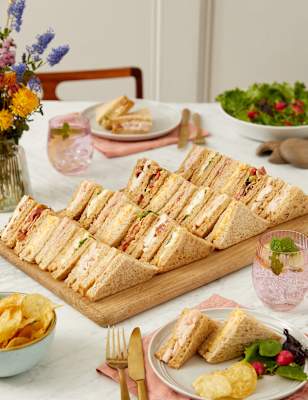 M&S Classic Sandwich Selection (30 Pieces)