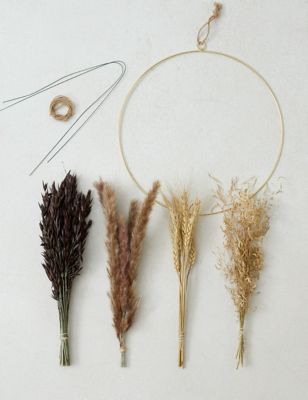 Make Your Own Dried Flower Wreath