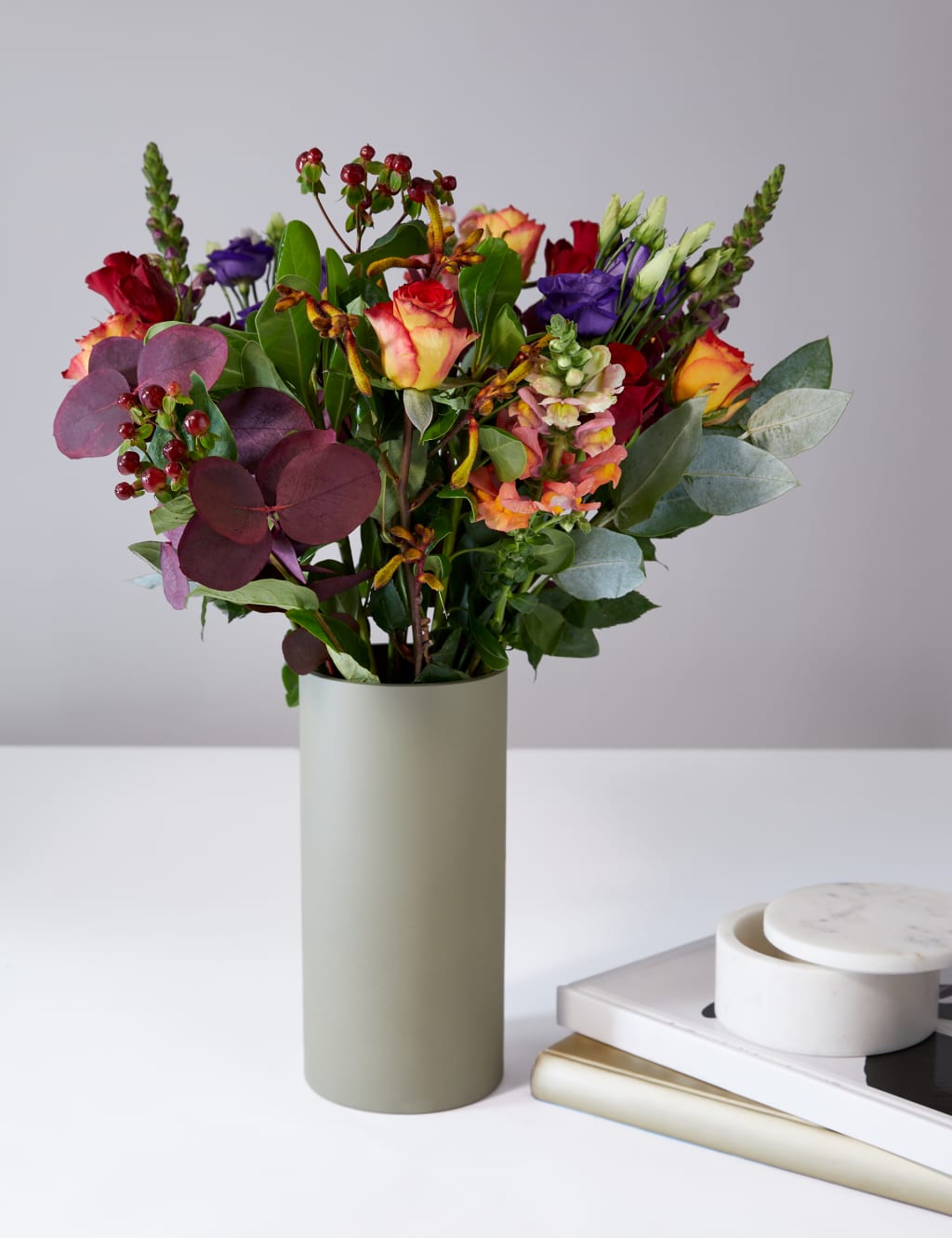 Roses, Hypericum & Lisianthus