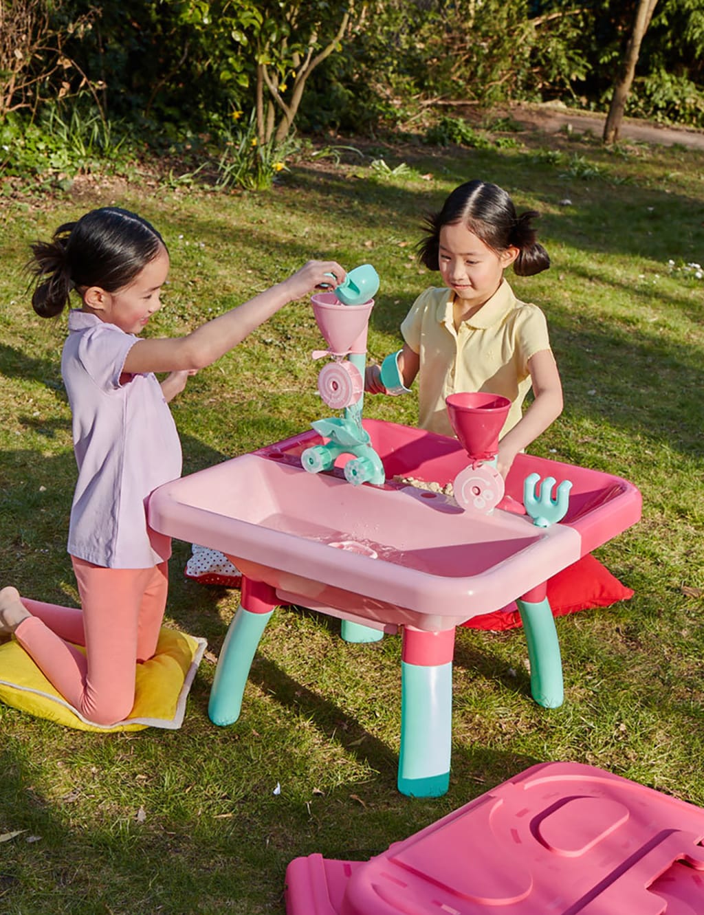 Sand And Water Play Table (2-5 Yrs) 1 of 3