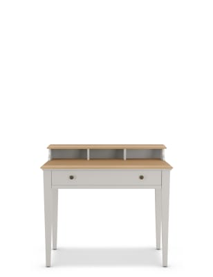 M and outlet s desk