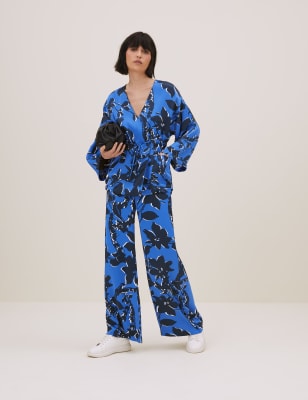 Printed kimono jacket and matching trousers 