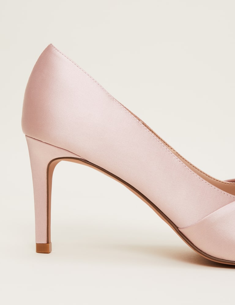 Pale pink satin shoes discount