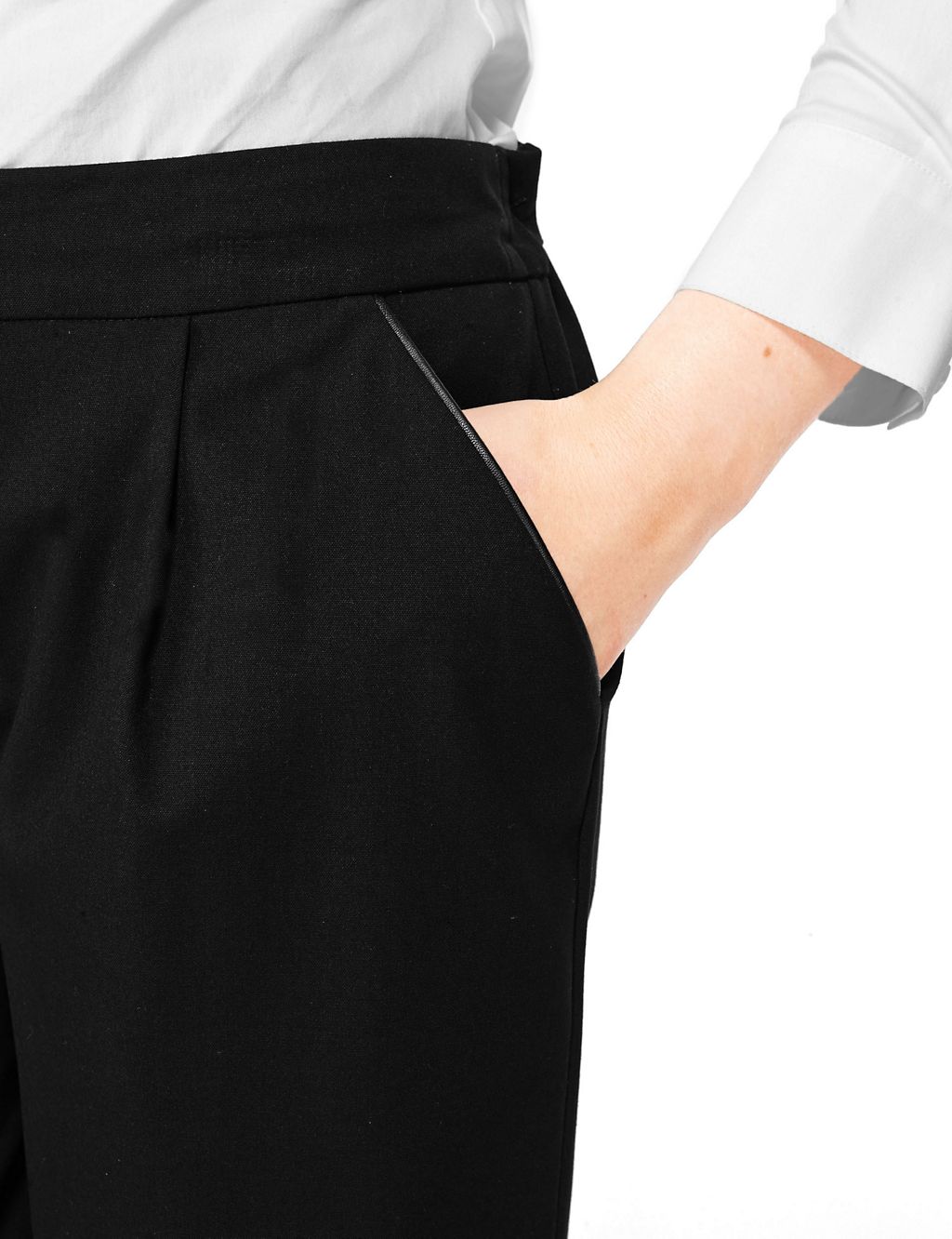 Senior Girls' Crease Resistant Adjustable Waist Shorts with Triple Action Stormwear™ (Older Girls) 4 of 5