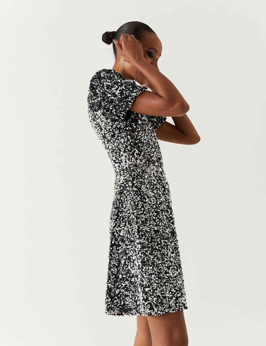Sequin Round Neck Knee Length Tea Dress 7 of 8