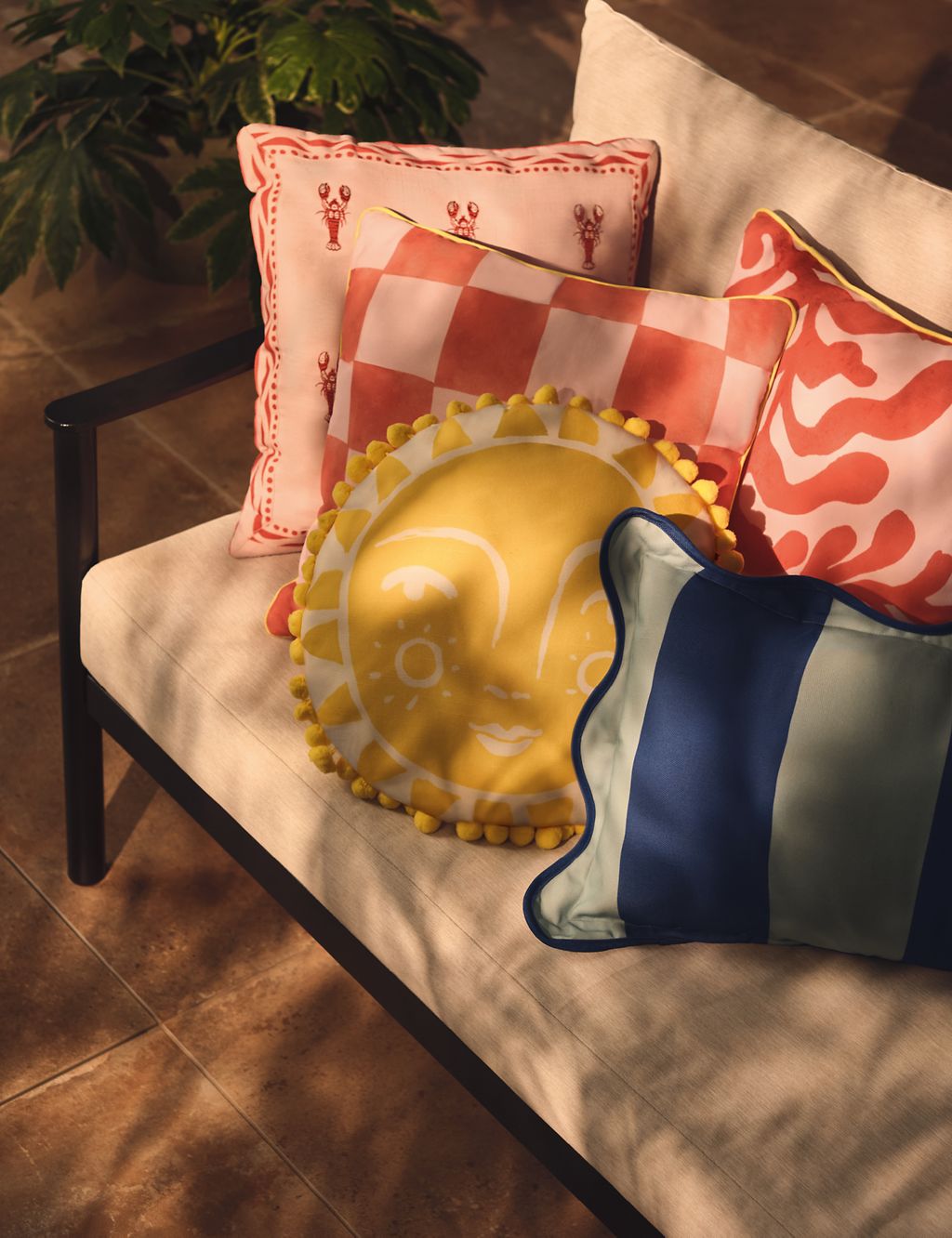 Set of 2 Coral & Checked Outdoor Cushions 5 of 8