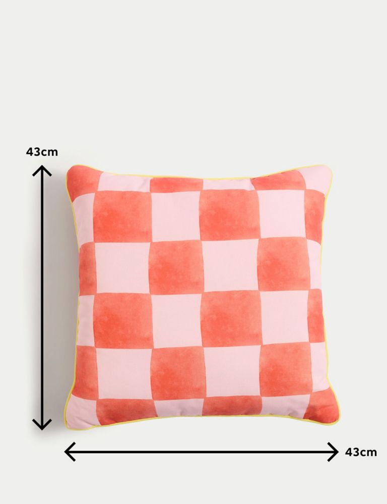 Set of 2 Coral & Checked Outdoor Cushions 8 of 10