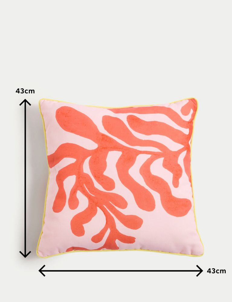 Set of 2 Coral & Checked Outdoor Cushions 10 of 10