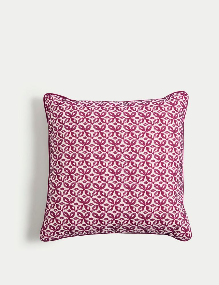 Set of 2 Geometric Outdoor Cushions 1 of 8