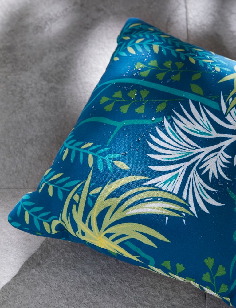 Set of 2 Leaf Print Outdoor Cushions 8 of 10