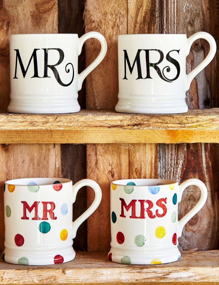 Set of 2 Mr & Mrs Polka Dot Mugs 1 of 5