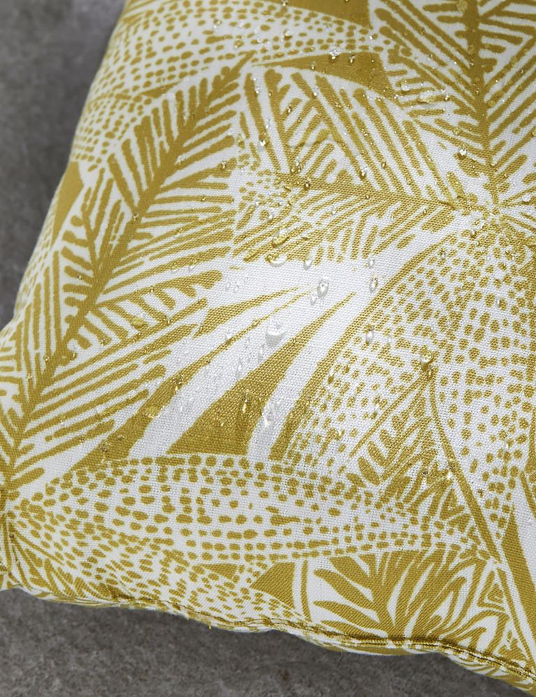 Set of 2 Palm Print Outdoor Cushions 10 of 10