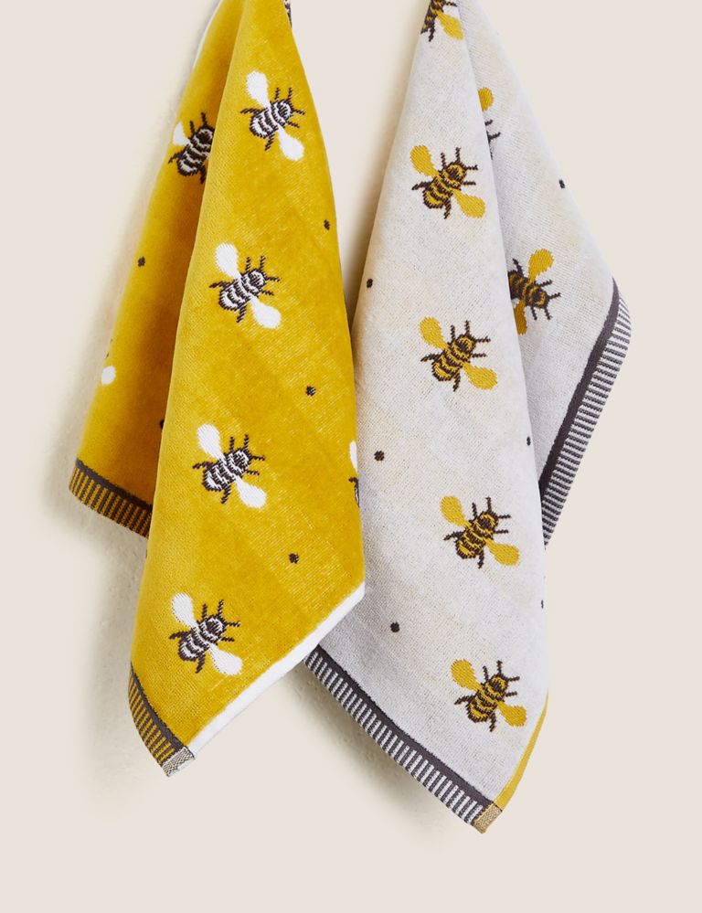 Set of 2 Pure Cotton Bee Towels 3 of 5