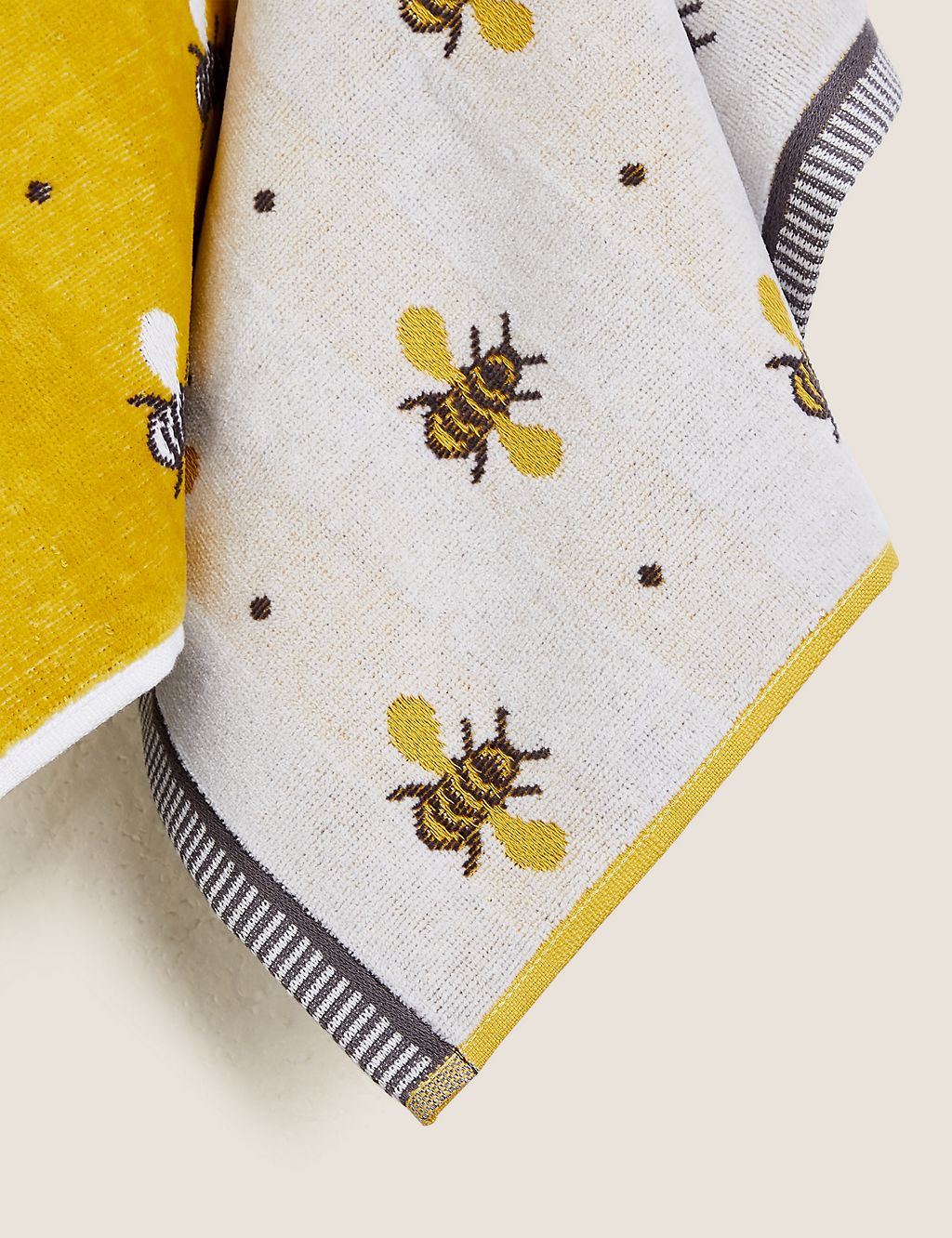 Set of 2 Pure Cotton Bee Towels 1 of 5