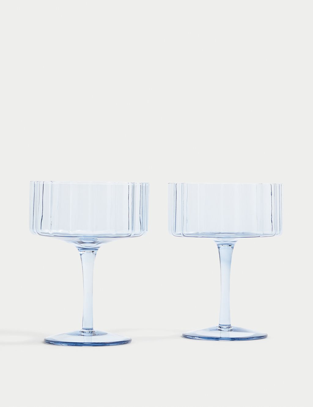 Set of 2 Scalloped Coupe Glasses 3 of 3