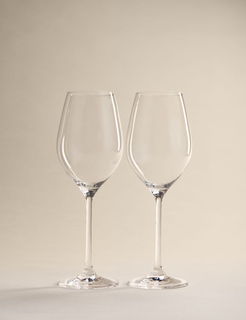 Set of 2 Wine Glasses 1 of 3