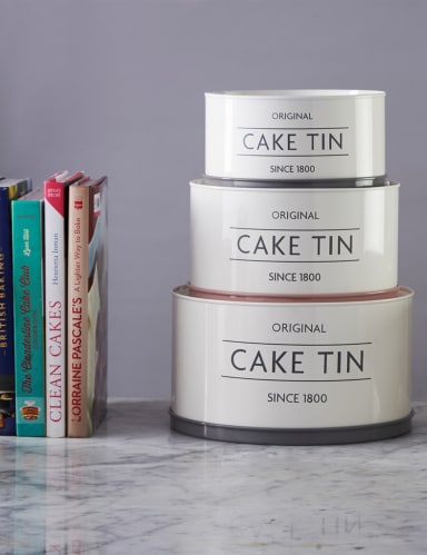 Set of 3 Cake Tins 3 of 6