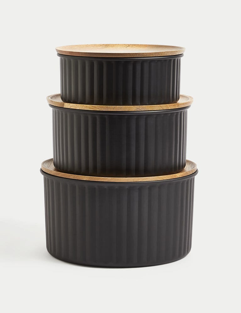 Set of 3 Ribbed Stacking Cake Tins 1 of 6