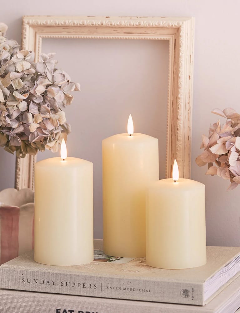 Set of 3 TruGlow® Pillar LED Candles Lights4fun M&S