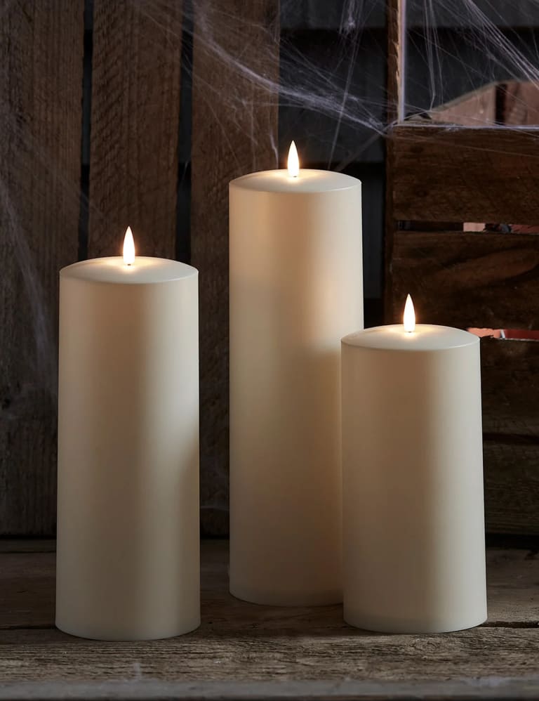 Set of 3 TruGlow Waterproof Outdoor Candles Lights4fun M S