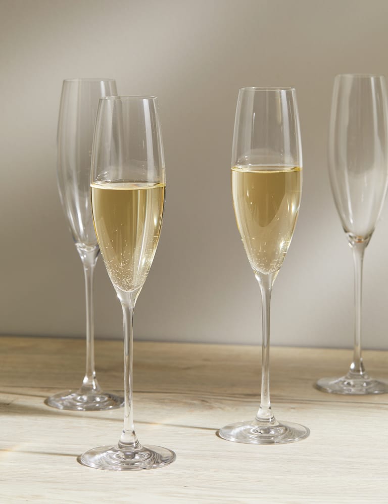 4 champagne flutes top