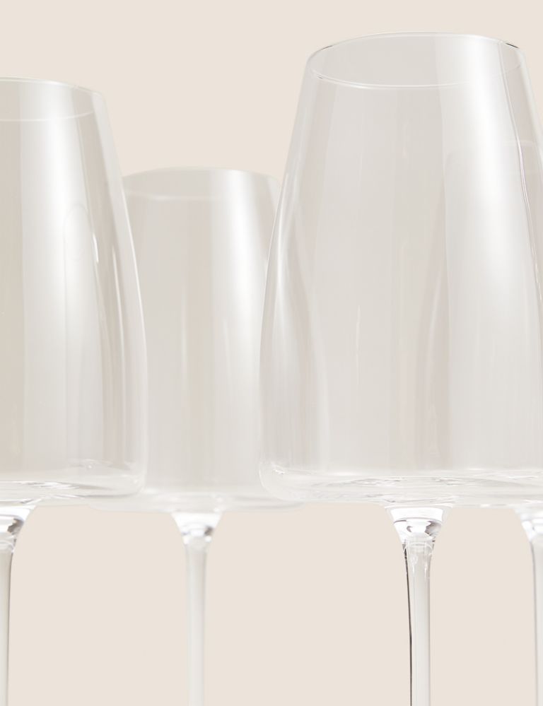 Set of 4 Contemporary White Wine Glasses 3 of 3
