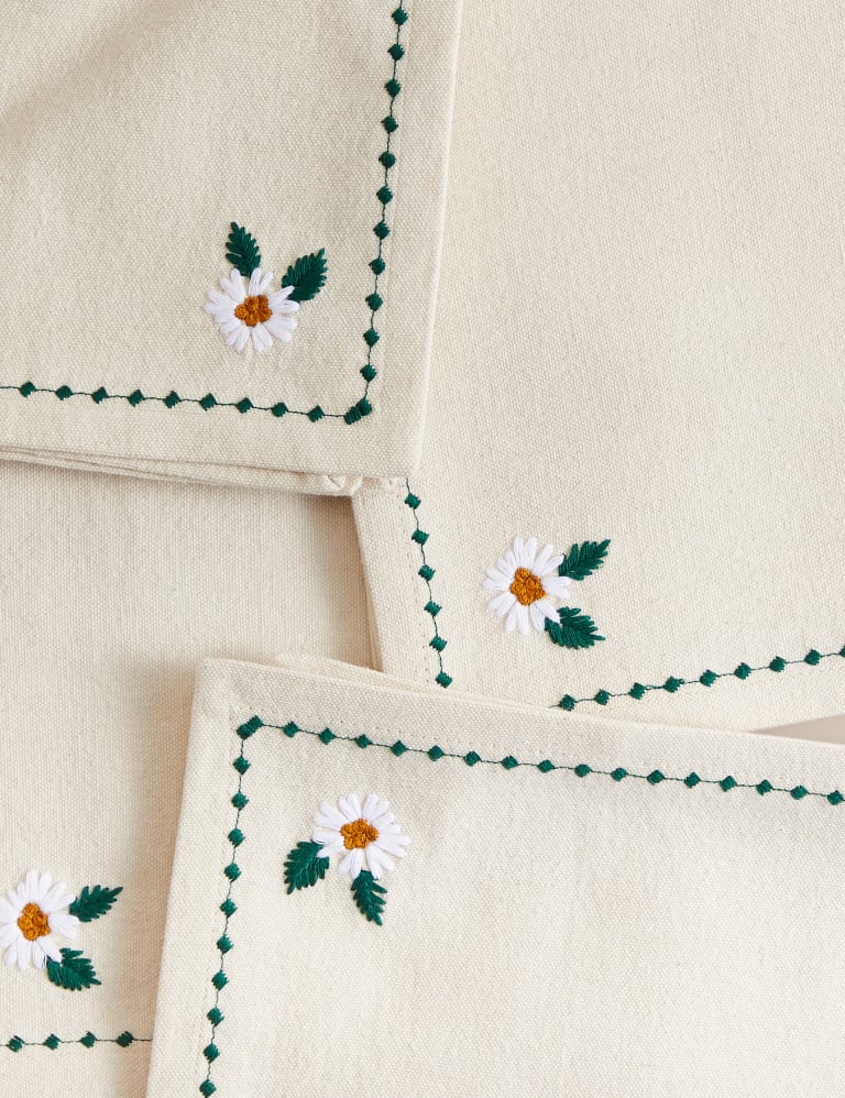 Set of 4 Cotton Daisy Napkins M&S