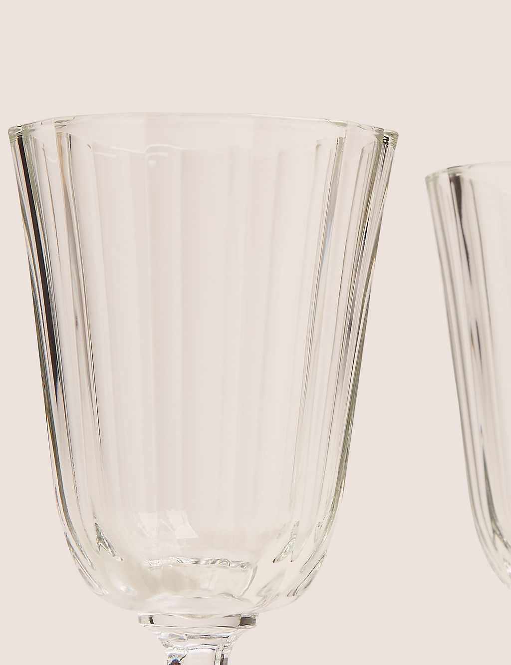 Set of 4 Faceted Short Stem Wine Glasses 2 of 3