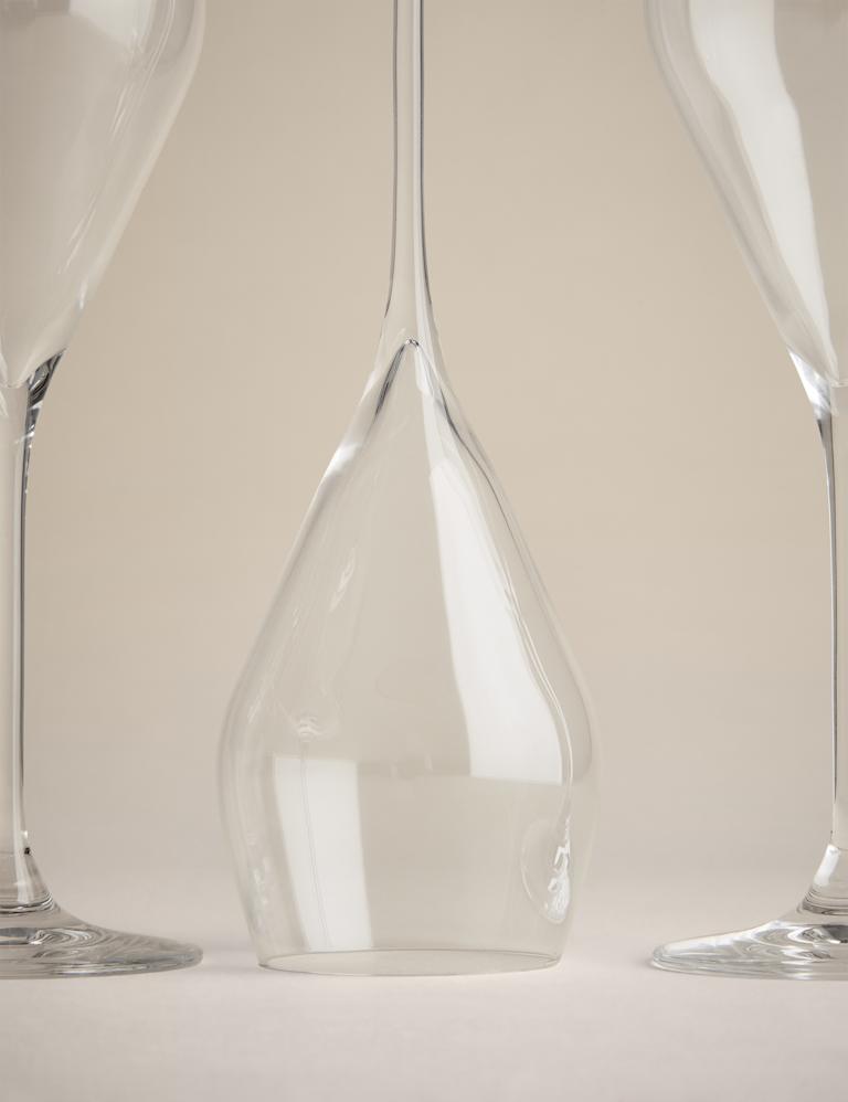 https://asset1.cxnmarksandspencer.com/is/image/mands/Set-of-4-Maxim-Prosecco-Glasses/PL_05_T34_4310N_D9_X_EC_2?%24PDP_IMAGEGRID%24=&wid=768&qlt=80