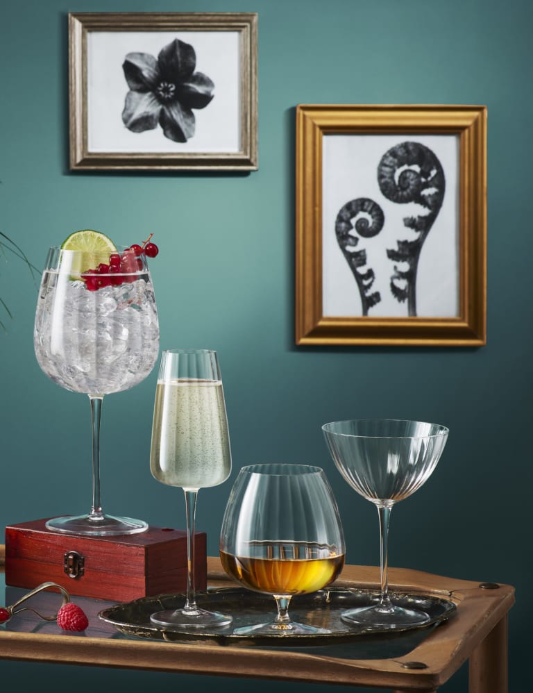 Set of 4 champagne glasses top