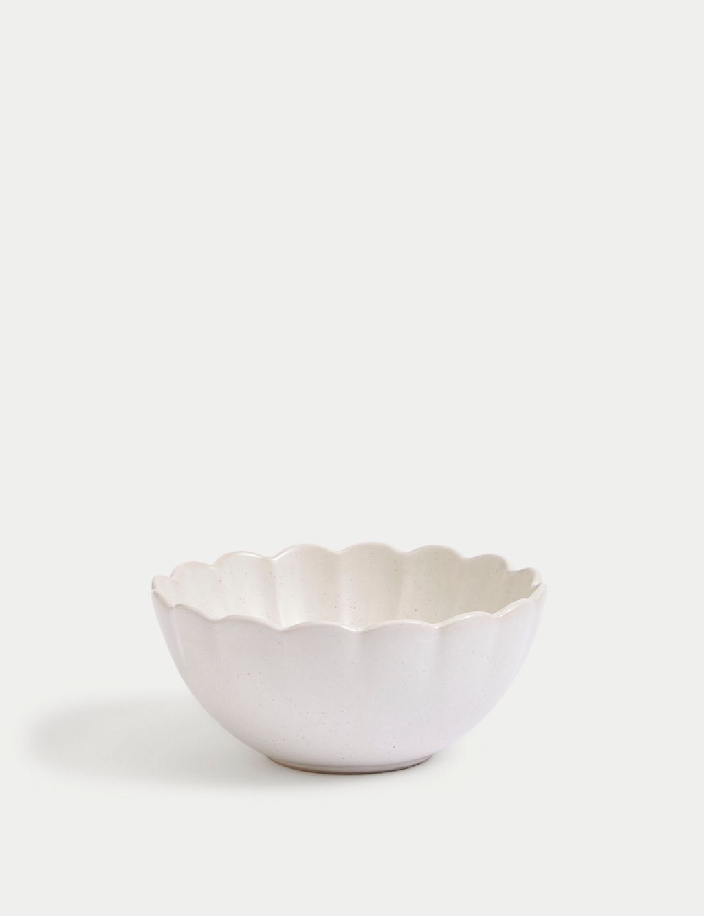 Set of 4 Scallop Cereal Bowls 2 of 7