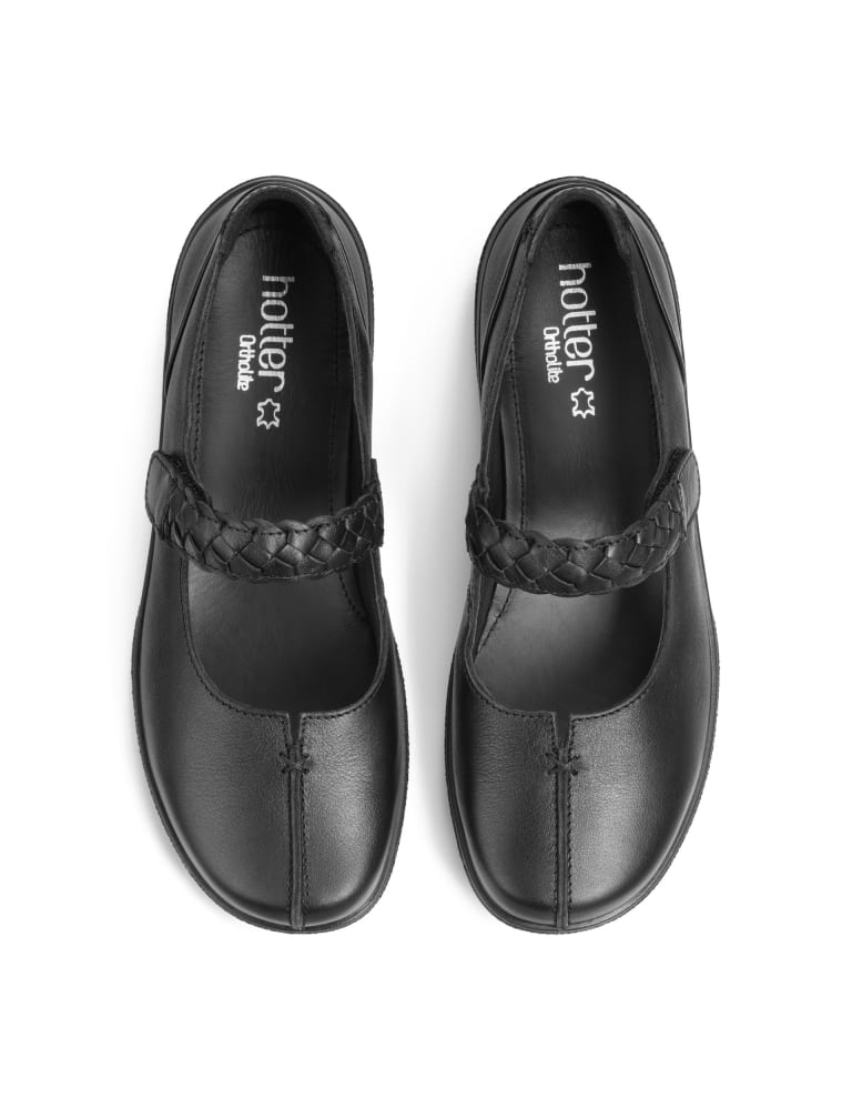 Extra wide black pumps 2025