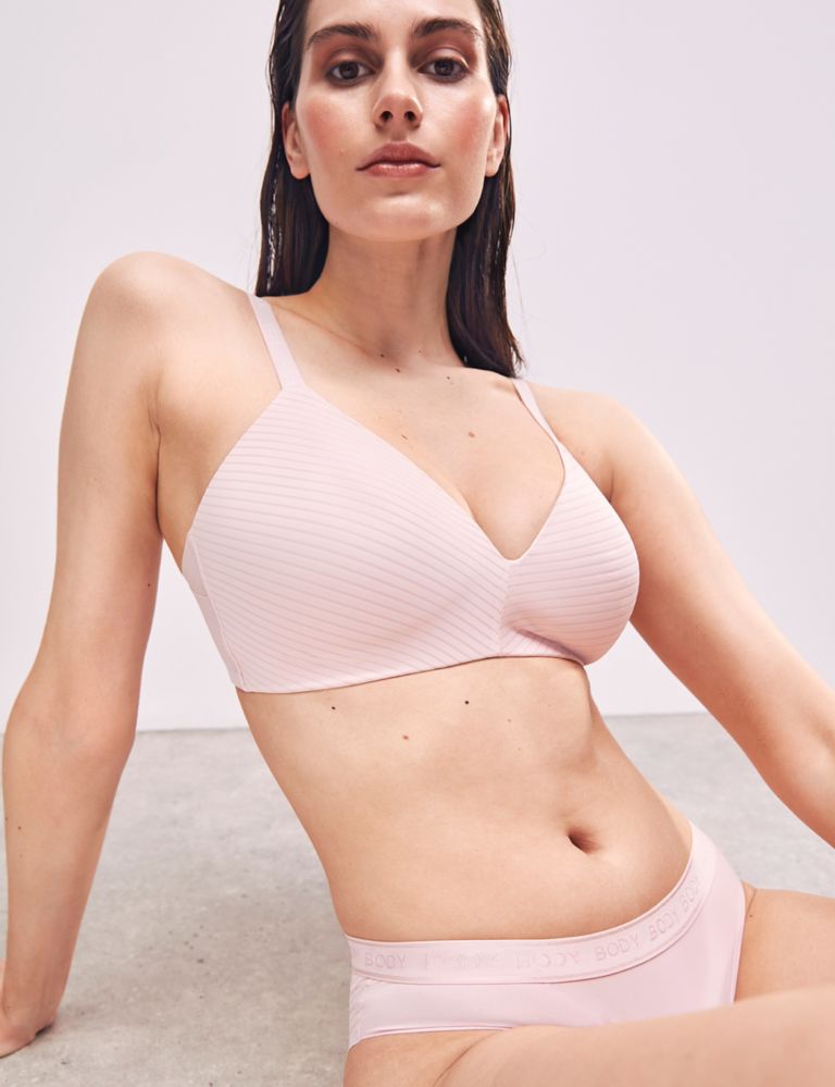 Shape Define™ Non Wired Full Cup T-Shirt Bra A-E 8 of 9