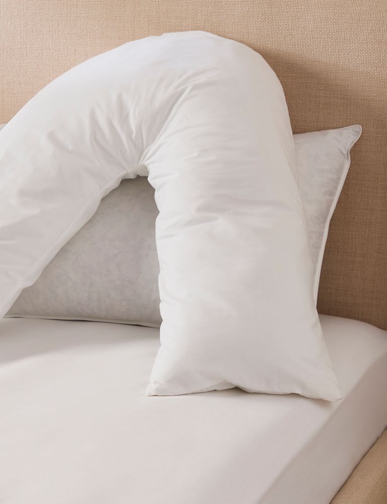 Sleep Solutions Medium V-Shaped Pillow with Pillowcase 1 of 4