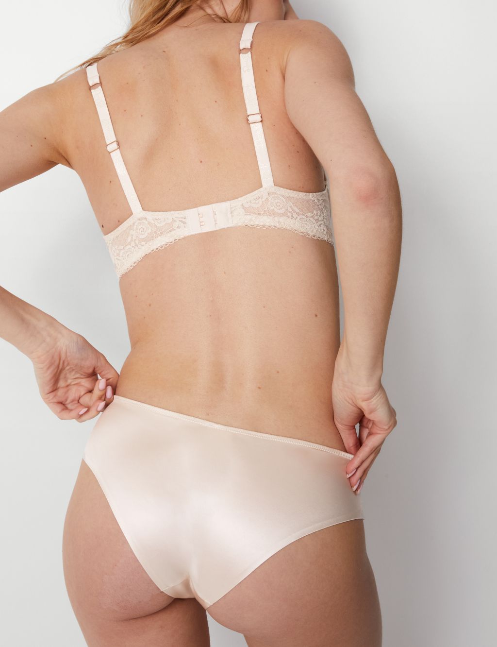 Smoothing No VPL Brazilian Knickers 6 of 7