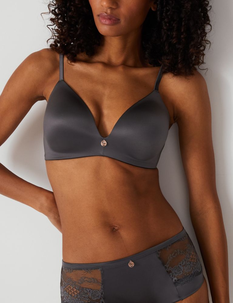 Smoothing Padded Plunge Bra A-E 1 of 5
