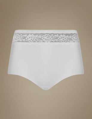 Smoothlines™ No VPL Lace High Rise Full Briefs Image 2 of 3