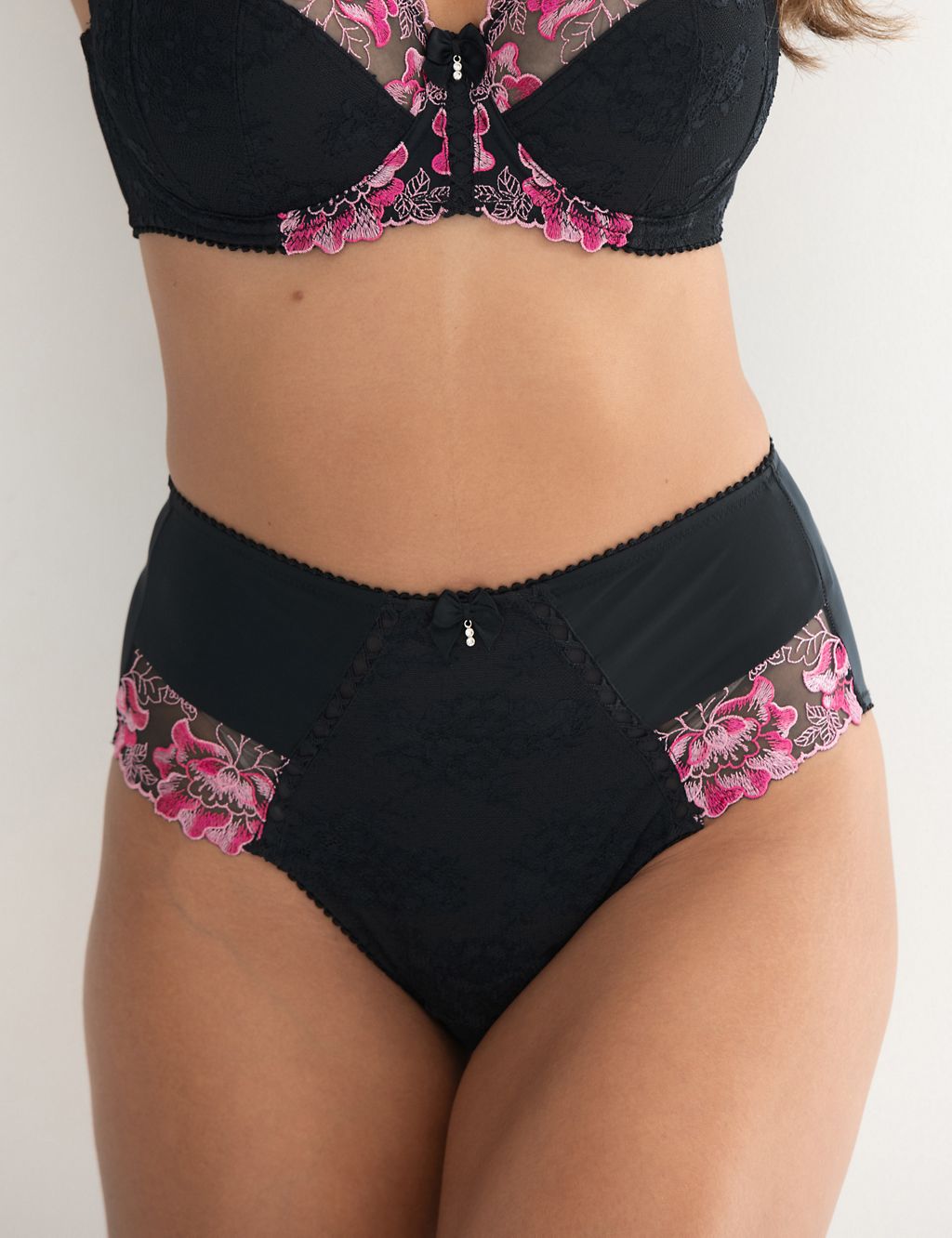 Sofia Lace Embroidered Full Briefs 3 of 5