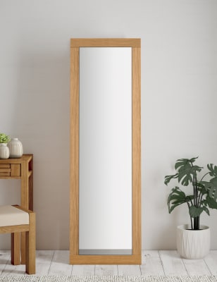 Stand alone outlet mirror