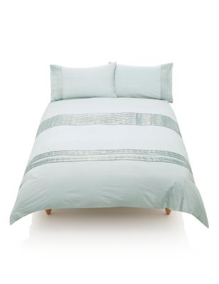 Sophie Pleated Bedding Set Image 2 of 3