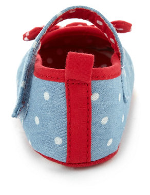 Spotted Bow Ballet Pram Shoes (Younger Girls) Image 2 of 6