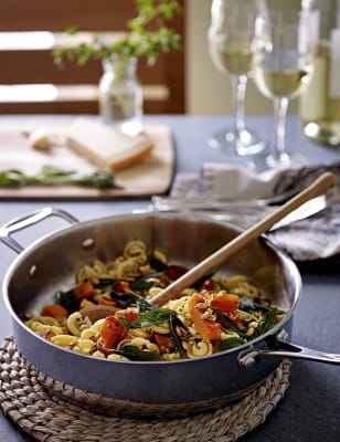 https://asset1.cxnmarksandspencer.com/is/image/mands/Stainless-Steel-28cm-Large-Non-Stick-Saut--Pan-4/MS_05_T34_0295U_XX_X_EC_7?$PDP_IMAGEGRID_1_LG$